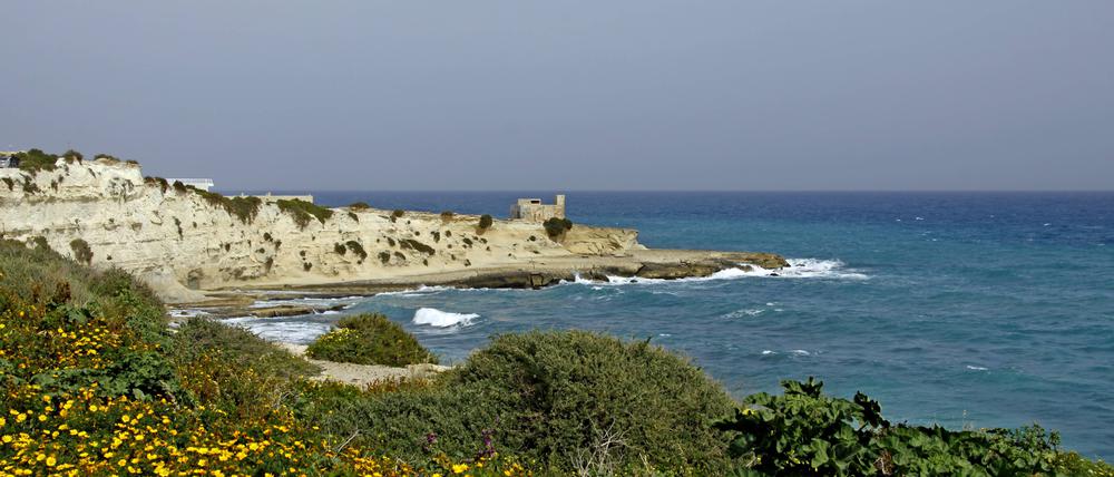 Ein Küstenabschnitt in Malta. 