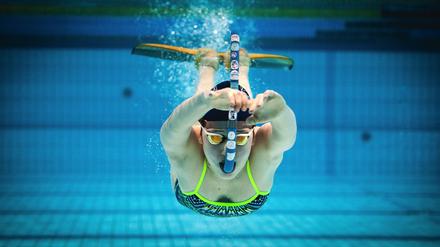 Beim Flossenschwimmen verbindet Johanna Schikora Muskelkraft mit einem hohen koordinativen Vermögen.