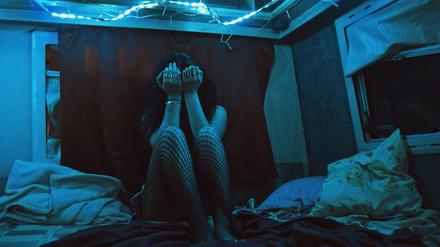 Erst preisgekrönt, jetzt als Inszenierung entlarvt. Szene aus „Lovemobil“ von Elke Margarete Lehrenkrauss.