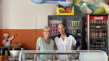 Dagmar Keuenhof und ihr Kollege Mathias Kutscha im Prinzenbad.