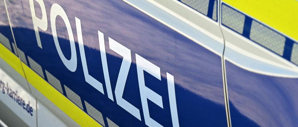 Die Polizei nahm in Potsdam nach Raubstraftaten mehrere Tatverdächtige fest.