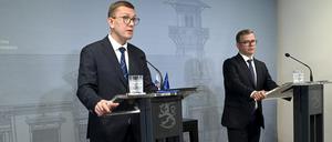 Der estnische Premierminister Kristen Michal und der finnische Premierminister Petteri Orpo während ihrer Pressekonferenz.