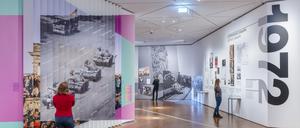 In der Ausstellung „Roads not taken“ im Deutschen Historischen Museum steht sich die Geschichte in einer Wirklichkeits- und einer Möglichkeitsebene gegenüber.