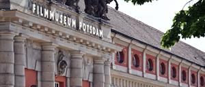 Das Filmmuseum Potsdam hat neben der Dauerausstellung zum Filmstandort Babelsberg und einer wechselnden Ausstellung – momentan zu Regisseur Andreas Dresen – auch ein Kino.