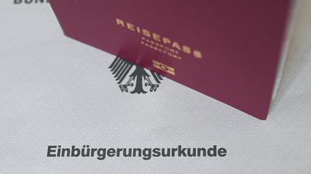 Wer deutscher Staatsbürger werden möchte, braucht in Potsdam Geduld. 