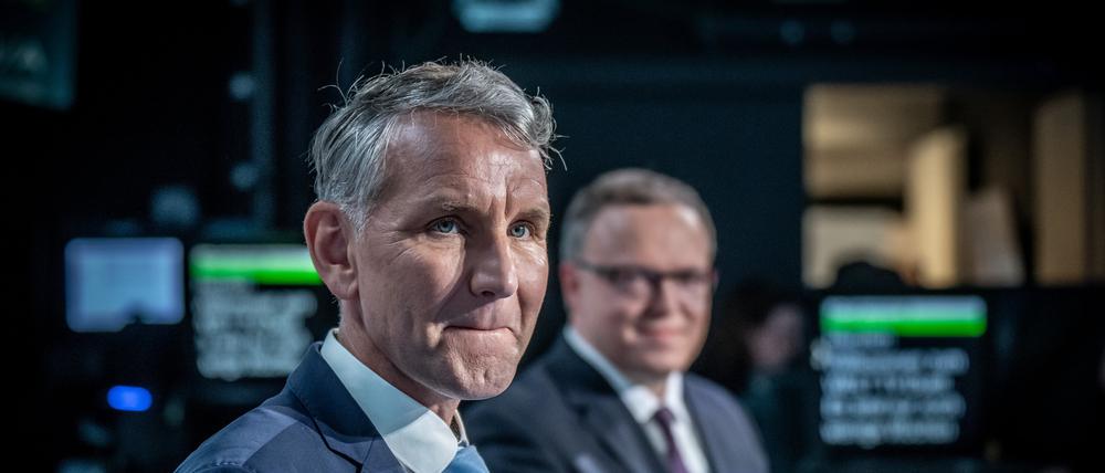 Björn Höcke (AfD, l) und Mario Voigt (CDU, r), Spitzenkandidaten für die Landtagswahl in Thüringen.