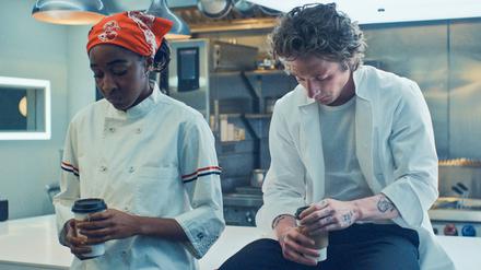 Mentor und Zauberlehrling. Sydney (Ayo Edebiri) will aus dem Schatten von Carmy (Jeremy Allen White) treten.