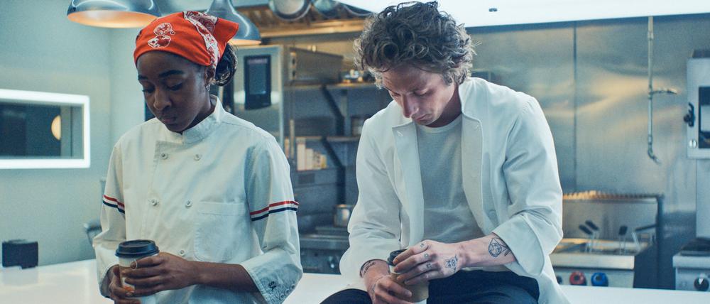 Mentor und Zauberlehrling. Sydney (Ayo Edebiri) will aus dem Schatten von Carmy (Jeremy Allen White) treten.