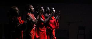 Szene aus „Umuko“ von Dorothée Munyaneza