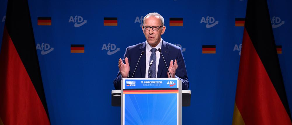 Jörg Urban, AfD-Vorsitzender in Sachsen, spricht beim Bundesparteitag der AfD in der Grugahalle in Essen. 