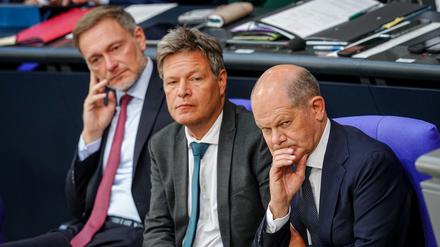 Am Ende ihrer gemeinsamen Etatpolitik: Finanzminister Christian Lindner, Wirtschaftsminister Robert Habeck und Bundeskanzler Olaf Scholz (von links).