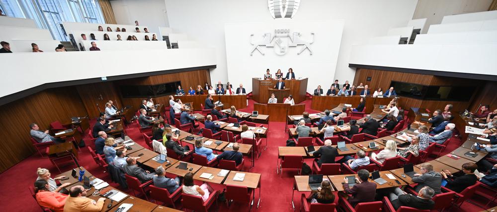 12.08.2024, Bremen: Blick in die Sitzung der Bürgerschaft.