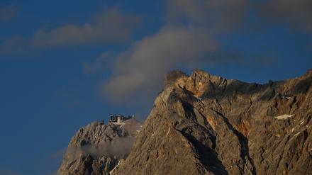 Der Gipfel der Zugspitze von Tiroler Seite aus gesehen.