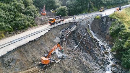 Die Passstraße über den Arlberg in Österreich ist nach einem schweren Unwetter gesperrt.