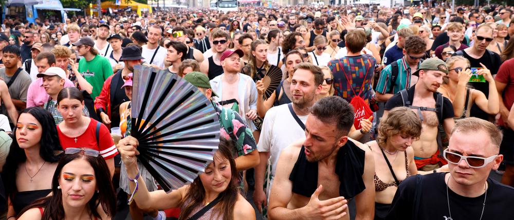 Die Straße des 17. Juni gehört am Sonnabend den Techno-Fans. Zur Parade „Rave the Planet“ werden Hunderttausende Menschen erwartet.