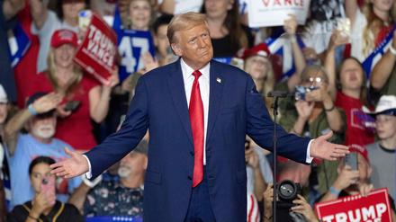  Donald Trump gestikuliert bei seiner Wahlkampf-Rede.