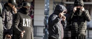 Ein älteres Foto von Mitgliedern der Bande „Loyal To Familia“, die die Justizbehörden in Dänemark beschäftigen.