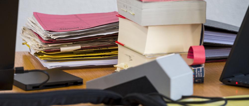 Der Blick ins Gesetz erleichtert die Rechtsfindung, heißt es, aber bisweilen haben auch Fachleute Verständnisschwierigkeiten.