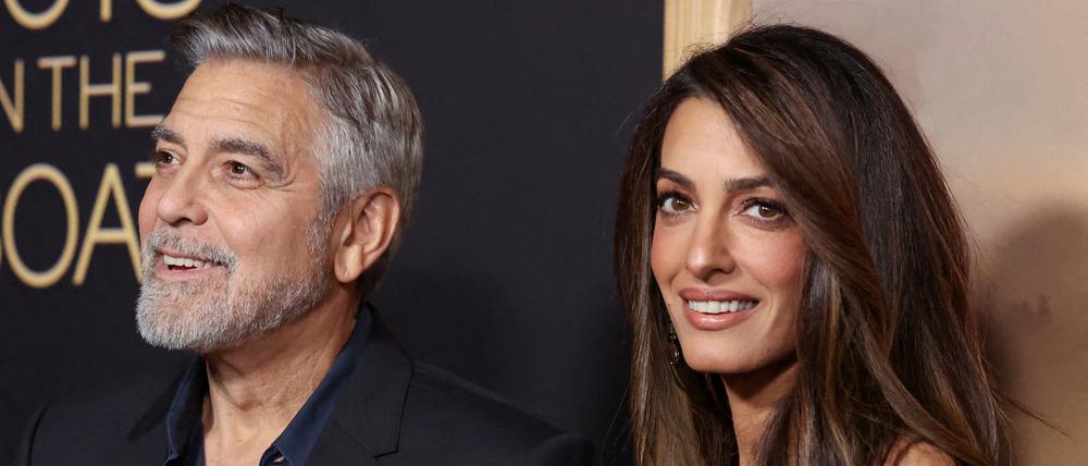 Regisseur George Clooney und seine Frau, die Anwältin Amal Clooney, besuchen eine Premiere für den Film „The Boys in the Boat“ (Archivbild).