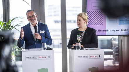 Wirtschaftssenatorin Franziska Giffey und Berlin Partner-Chef Stefan Franzke präsentieren die neuesten Entwicklungen der Berliner Wirtschaft.
