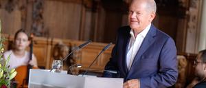 Einbuergerungsfeier in Bremen mit Bundeskanzler Scholz.