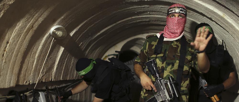Hamas-Kämpfer in einem Tunnel im Gazastreifen.