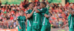 Bremer Torjubel Fussball DFB-Pokal 1. Hauptrunde 2024/2025 FC Energie Cottbus - SV Werder Bremen *** Bremen goal celebration Soccer DFB Cup 1 main round 2024 2025 FC Energie Cottbus SV Werder Bremen