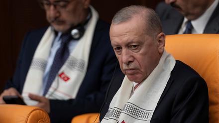 Der türkische Präsident Erdogan lässt junge und alte Iraker einreisen.