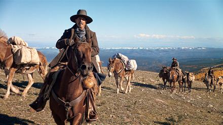 Der Pferdehändler Hayes Ellison (Kevin Costner) ist ein Western-Archetyp. Der Revolverheld hat der Gewalt abgeschworen.