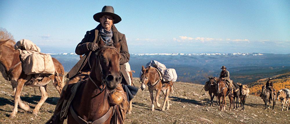Der Pferdehändler Hayes Ellison (Kevin Costner) ist ein Western-Archetyp. Der Revolverheld hat der Gewalt abgeschworen.