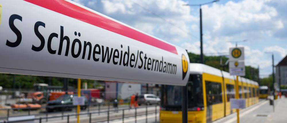 Am Bahnhof Schöneweide hat die BVG acht neue Tram- und Bushaltestellen sowie die Wendeschleife fertiggestellt