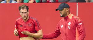 Zwischen Leon Goretzka (li.) und Trainer Vincent Kompany scheint eine gewisse Distanz zu herrschen.
