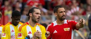 Redebedarf. Das Kapitänsduo Christopher Trimmel (links) und Rani Khedira will aus den Fehlern der Vorsaison lernen.