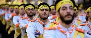 Hisbollah-Anhänger auf der Beerdigung von Fuad Shukr, eines mutmaßlich von Israel getöteten Kommandeurs der Truppe, in Beirut.