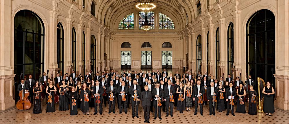 Das „Musikfest Berlin 2024“ wird eröffnet vom Sao Paulo Symphony Orchestra. Dem Orchester dient seit 1999 der umgebaute Wartesaal eines prachtvollen Gründerzeit-Bahnhofs als Konzertsaal.  