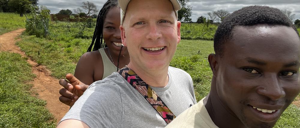 Jan-Marc Lischka mit Kollegen auf der Suche nach den besten Kaffeebohnen.