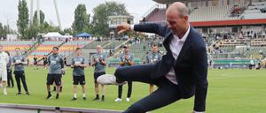 Der FC Augsburg will mit Trainer Jess Thorup den Sprung in neue Sphären wagen.