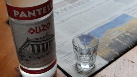 Einem deutschen Vater wird vorgeworfen, seinen Sohn im Ouzo-Rausch im Griechenland-Urlaub vergessen zu haben.