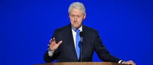 TOPSHOT - Former US President Bill Clinton speaks on the third day of the Democratic National Convention (DNC) at the United Center in Chicago, Illinois, on August 21, 2024. Vice President Kamala Harris will formally accept the party’s nomination for president at the DNC which runs from August 19-22 in Chicago. (Photo by Mandel NGAN / AFP)