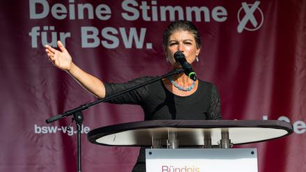 Die Vorsitzende der Linken Sahra Wagenknecht Allianz (BSW) Sahra Wagenknecht spricht am 20. August 2024 auf einer Wahlkampfveranstaltung in Altenburg, Thüringen, Ostdeutschland, vor der Landtagswahl in Thüringen am 1. September 2024.