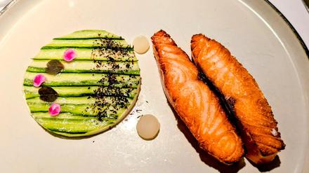 Miso-Lachs mit Gurkenterrine