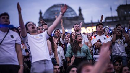 Das ist doch nicht zu fassen. So wie das Aus der DFB-Elf bei der Fußball-EM kann auch der Streit um Gastro-Gebühren verwundern.