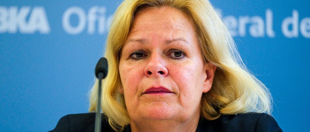 Nancy Faeser Bundesinnenministerin, SPD, bei einer Pressekonferenz während ihrer Sicherheitstour durch mehrere Bundesländer. 