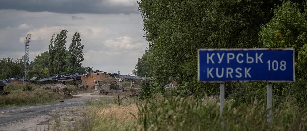 Ein zerstörter Grenzübergang zwischen der Ukraine und Russland.