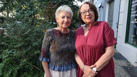 Die DDR-Widerständlerinnen Gabriele Stötzer (links) und Katja Lange-Müller beim Tagesspiegel-Interview.