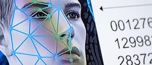 Eine Computergrafik zum Thema Gesichtserkennung ist auf einem Monitor am bayerischen Landeskriminalamt zu sehen.
