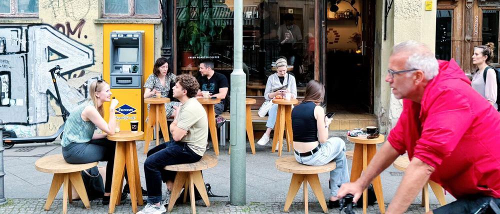 In der Wallstraße in Mitte betreibt der ukrainische Unternehmer Daniil Zbroyev sein „Kaffee Büro“.