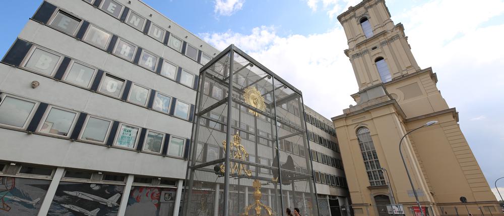 Das Rechenzentrum und der Turm der Garnisonkirche.