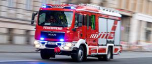 Wegen des Kellerbrandes mussten fünf Menschen ins Krankenhaus. 