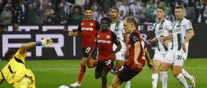 Borussia Mönchengladbach und Bayer Leverkusen.